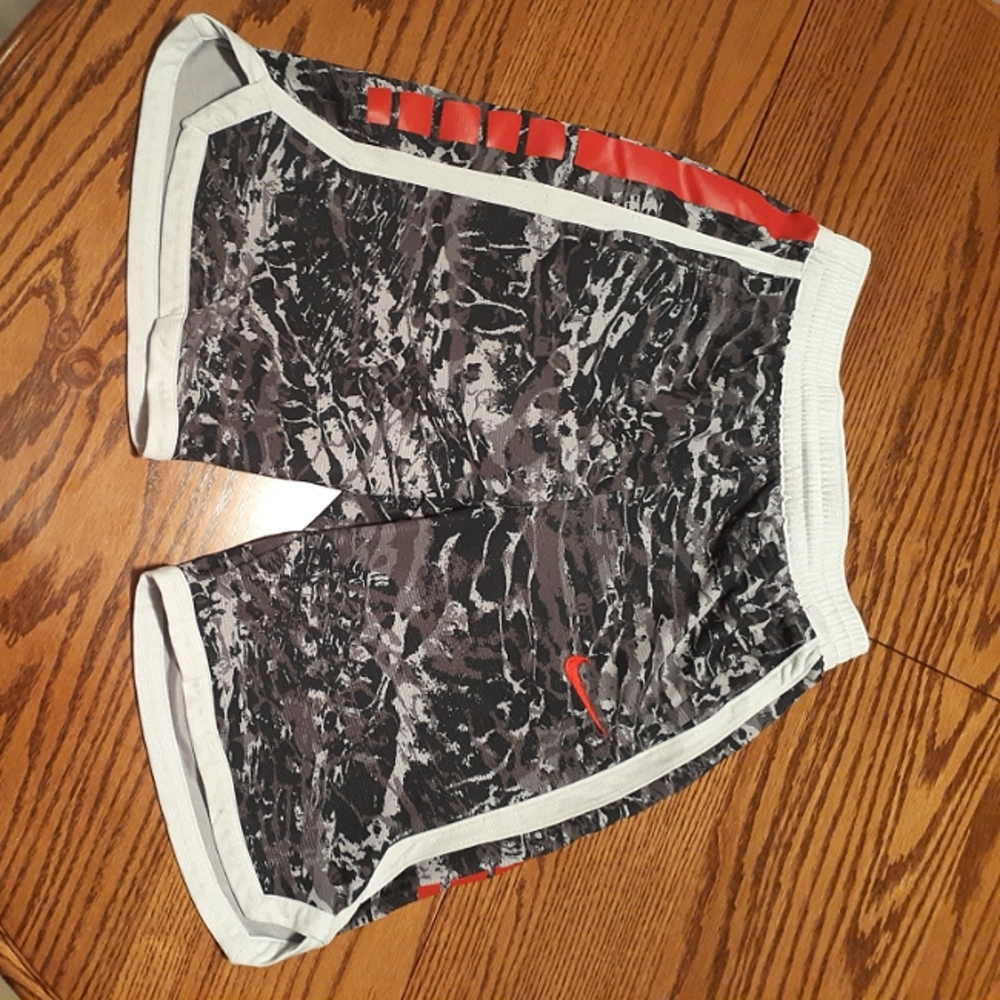Nike Basketball Shorts Boys XL